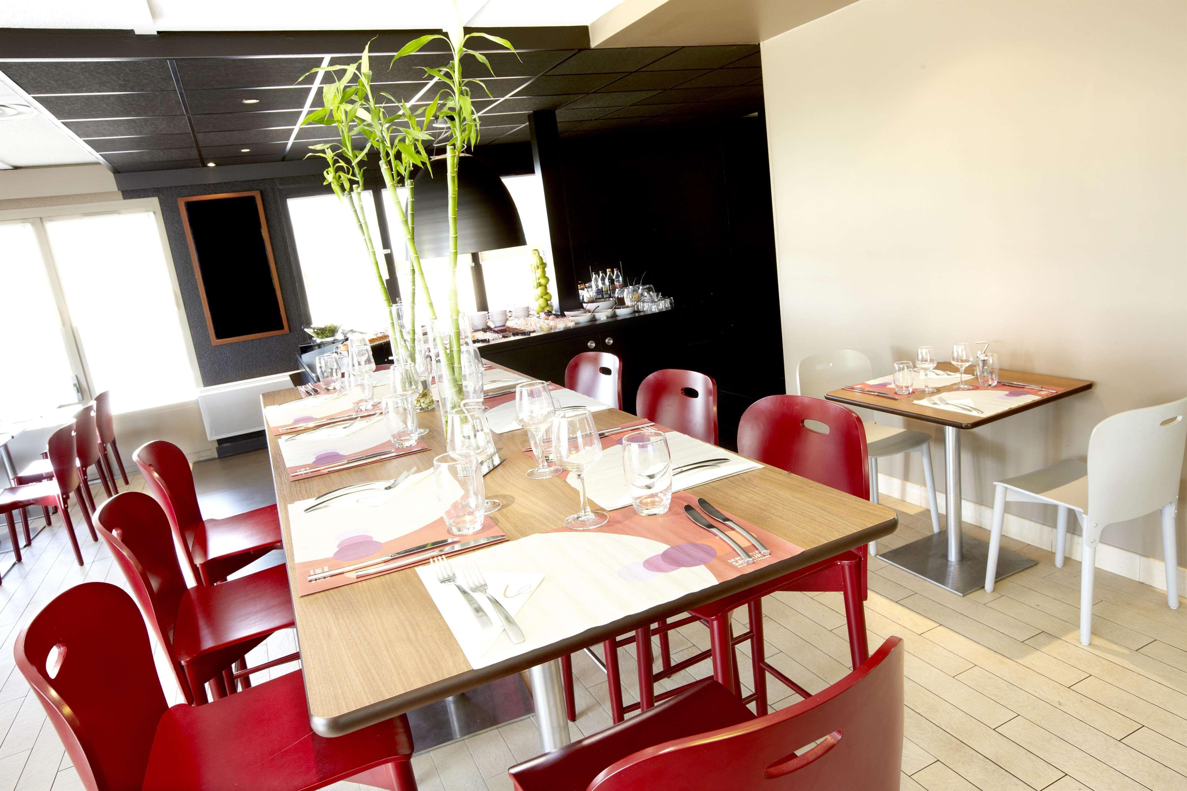 Campanile Salon-De-Provence Hotell Restaurang bild