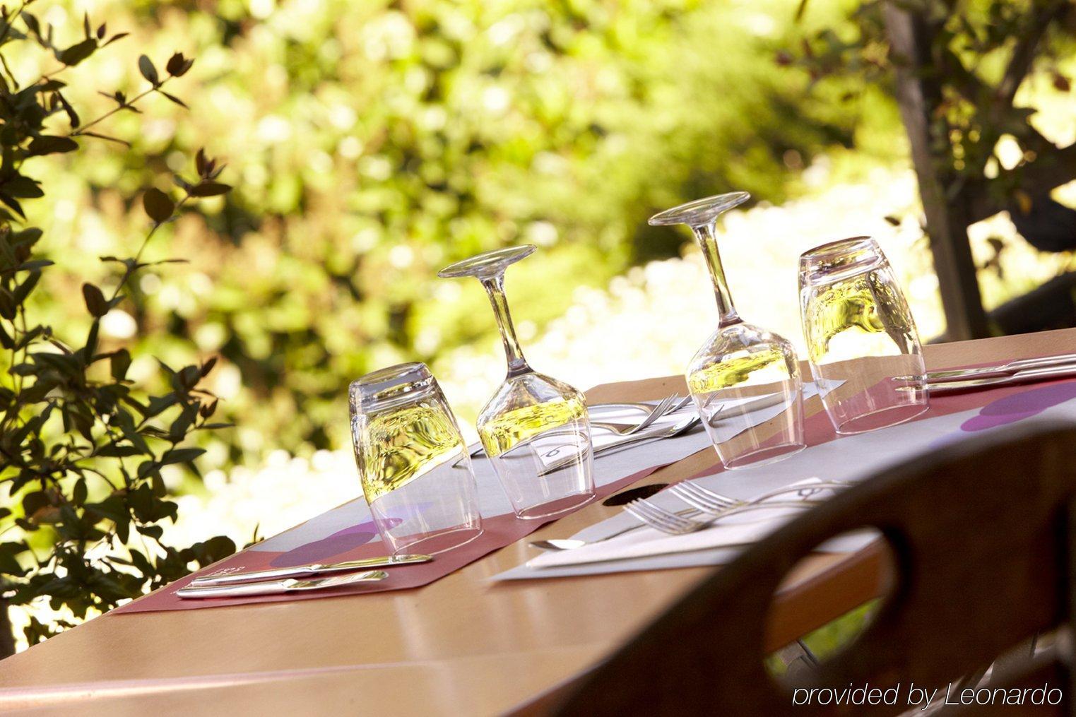 Campanile Salon-De-Provence Hotell Restaurang bild